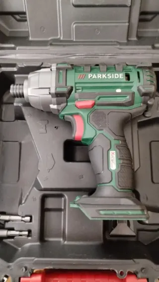 Atornilladora de impacto PARKSIDE
