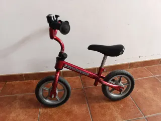 Bicicleta de equilibrio Chicco Roja