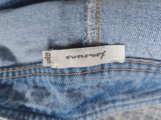 Falda vaquera bordada con grulla