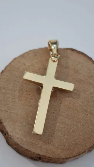 COLGANTE CRUZ CON CRISTO EN ORO BLANCO