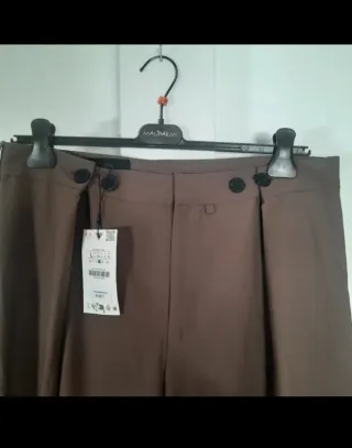 Pantalón ancho Zara