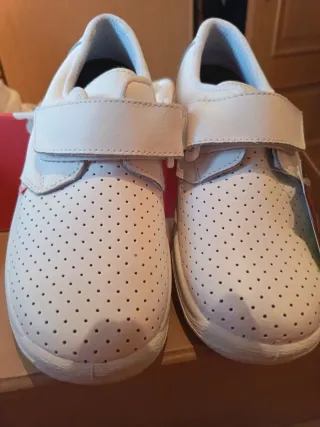 Zapatos de trabajo blancos