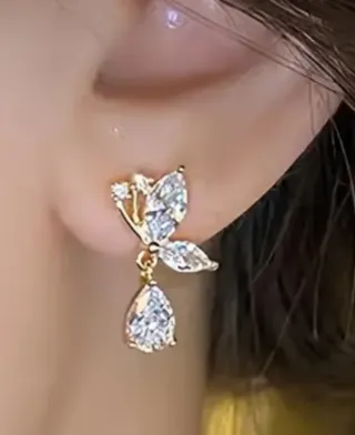 Pendientes Mariposa Cristal Blanco y Dorado