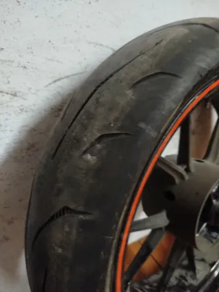 Llantas KTM Duke 125 (2015)