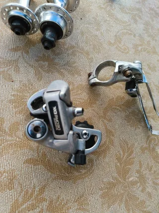 Pedales y cambio trasero Shimano Deore DX