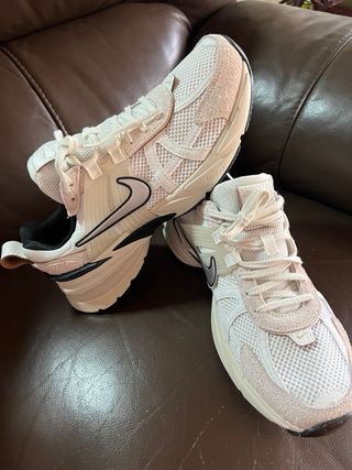 Zapatillas Nike Beige/Blanco Talla 41