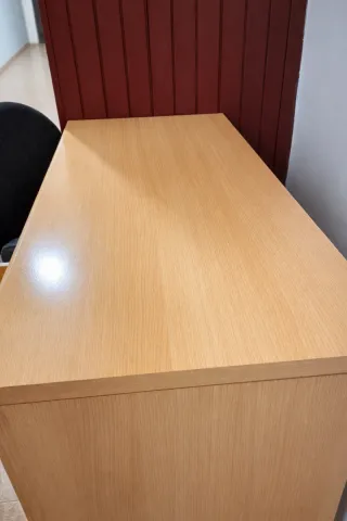 Escritorio / Mesa de oficina con 4 cajones