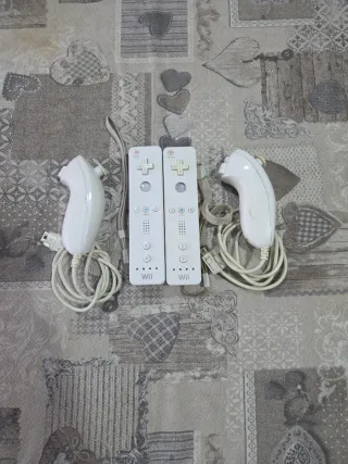 2 Telecomandi Wii Bianchi + 2 Nunchuck