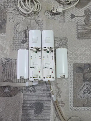 2 Telecomandi Wii Bianchi + 2 Nunchuck