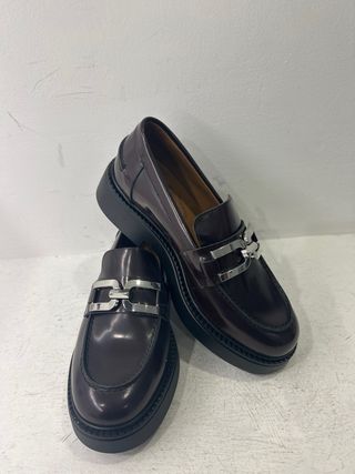 Mocassini donna marrone con fibbia argento