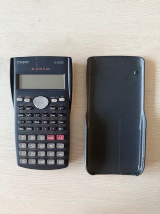 Calculadora Científica Casio fx-82MS