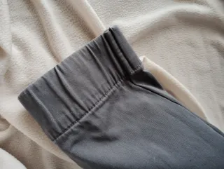 Jogger skinny Hollister M + chaqueta Guess verde