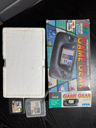 SEGA Game Gear Negra con Juegos
