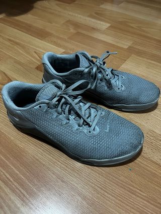 Nike Metcon Gris Talla 42.5