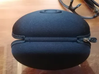 Funda Oakley Negra Original NUEVA