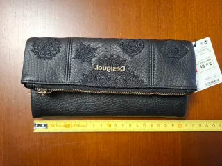 Cartera monedero Desigual negra