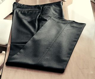 Traje de caballero gris ceniza