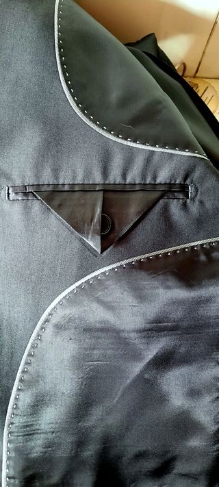 Traje de caballero gris ceniza