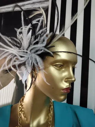 Tocado o broche elegante negro y blanco