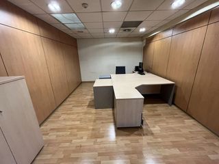 Nave industrial en venta en Gràcia en Sabadell