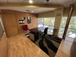 Nave industrial en venta en Gràcia en Sabadell