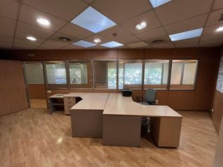 Nave industrial en venta en Gràcia en Sabadell