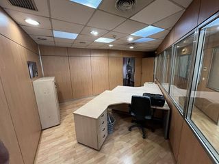 Nave industrial en venta en Gràcia en Sabadell