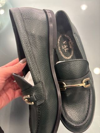 Mocassini VSL neri con fibbia dorata