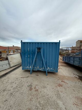 CAJA DE ALUMINIO CON SUELO DE MADERA