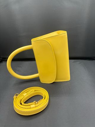 Bolso BY FAR amarillo