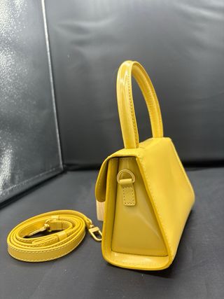 Bolso BY FAR amarillo