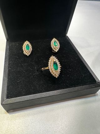 Conjunto Anillo y Pendientes Esmeralda