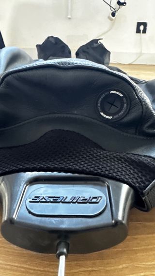 Mono Profesional Dainese TOSA Cuero Perforado 52