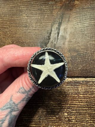 Anello Stella Marina Nera Bianca