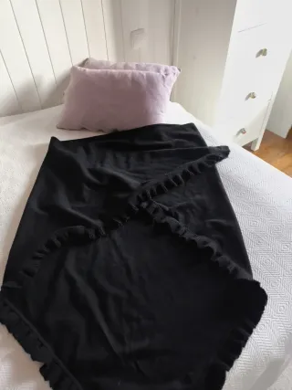 Toquilla negra para traje de casera