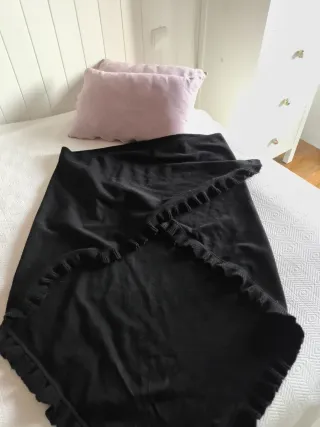 Toquilla negra para traje de casera