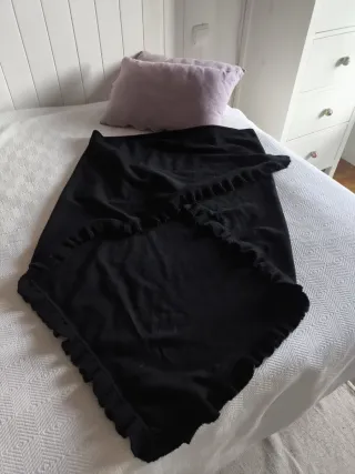 Toquilla negra para traje de casera