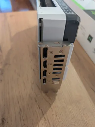 ASUS RTX 4070 12GB OC Blanca