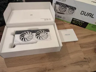 ASUS RTX 4070 12GB OC Bianca