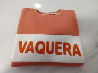 Sudadera La Vaquera Naranja y Blanca