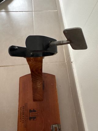 Jamonero de madera y metal