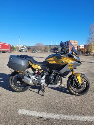 BMW F 900 XR