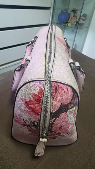 Bolso Guess floral rosa