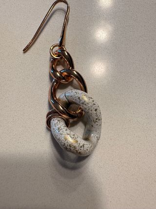 Orecchini UnoaErre pendenti ottone e ceramica