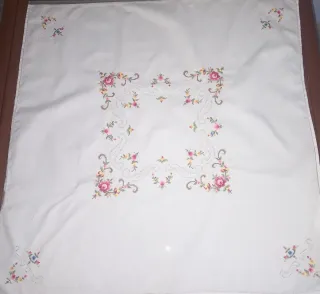 Centrotavola/Tovaglia Vintage Ricamato Floreale