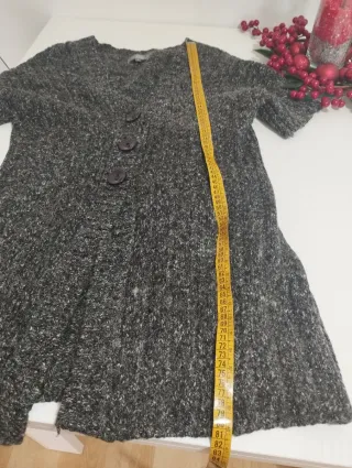 Chaleco largo tejido gris y negro