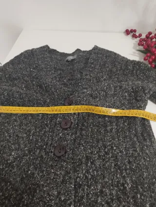 Chaleco largo tejido gris y negro