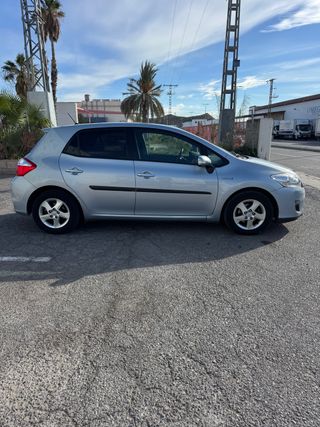 Toyota Auris 2011