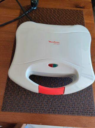 Sandwichera Moulinex Principio Blanca