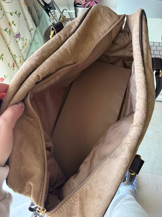 Maleta de mano beige y marrón